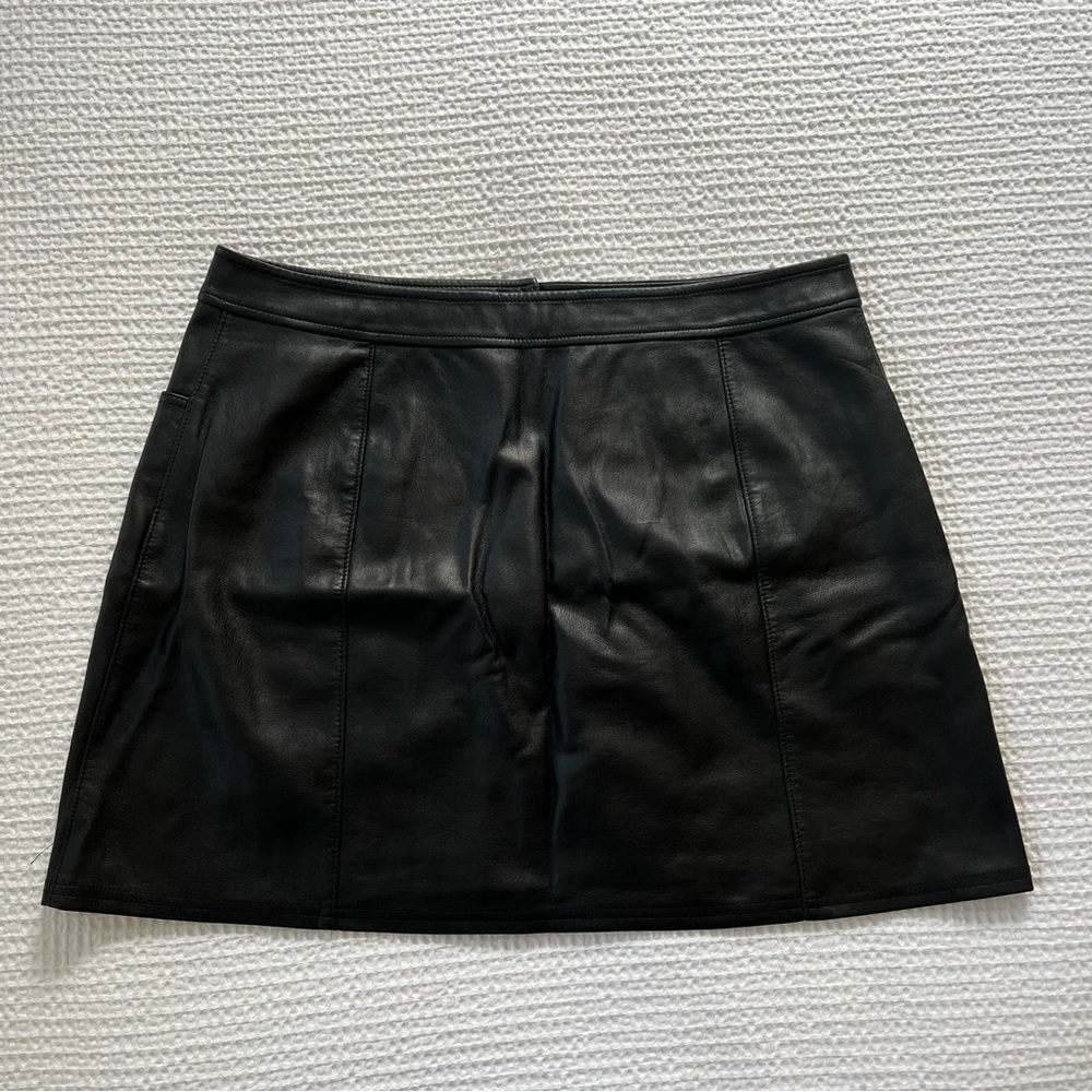 Express - Faux Leather Mini Skirt with Buttons & Pockets - Black - Picture 4 of 7